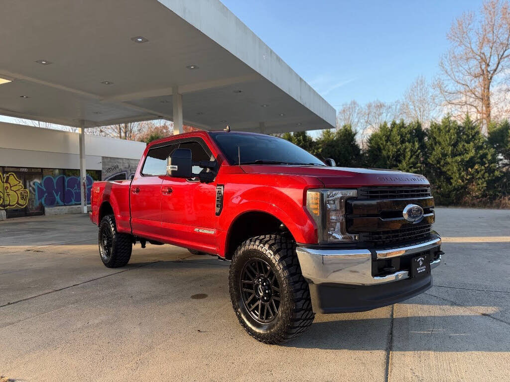 2019 Ford F-250 Super Duty Lariat Crew Cab 4WD