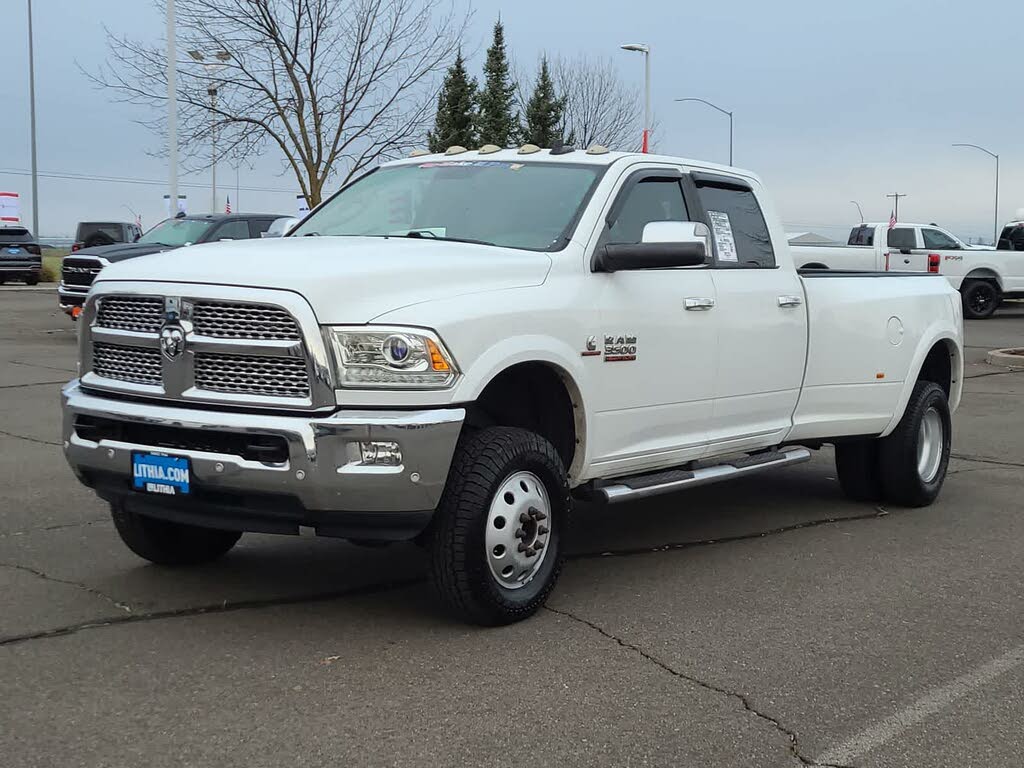 2017 RAM 3500 Laramie Crew Cab LB DRW 4WD