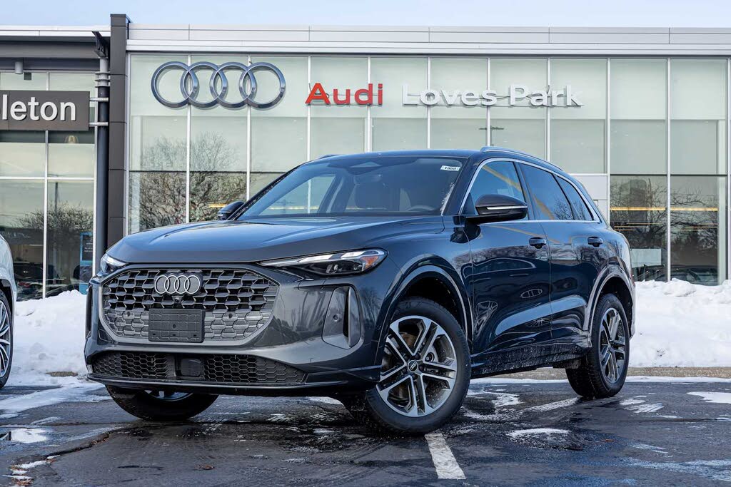 2025 Audi Q5 quattro Premium 40 TFSI