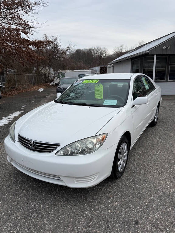 2005 Toyota Camry LE FWD