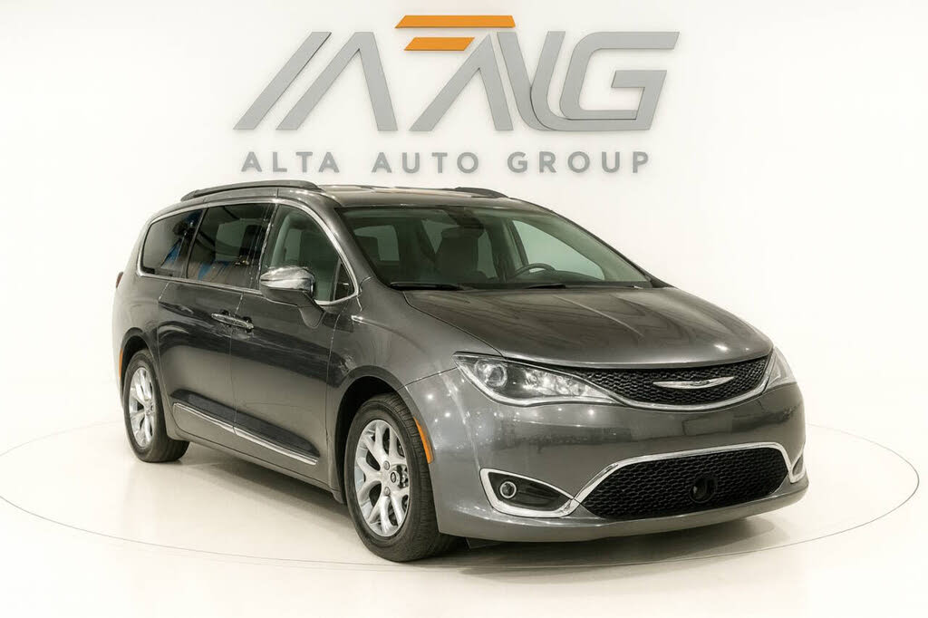 2018 Chrysler Pacifica Limited FWD