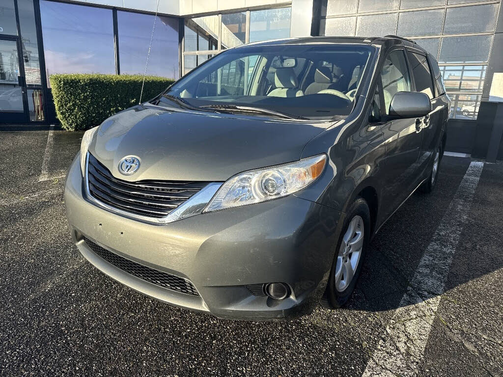 2011 Toyota Sienna LE 8-Passenger