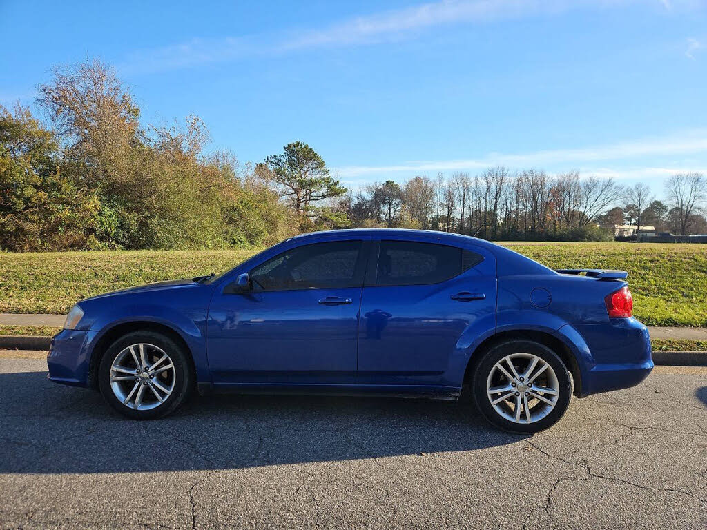 2012 Dodge Avenger SXT FWD