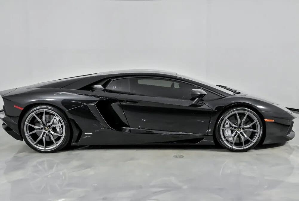 2015 Lamborghini Aventador LP 700-4