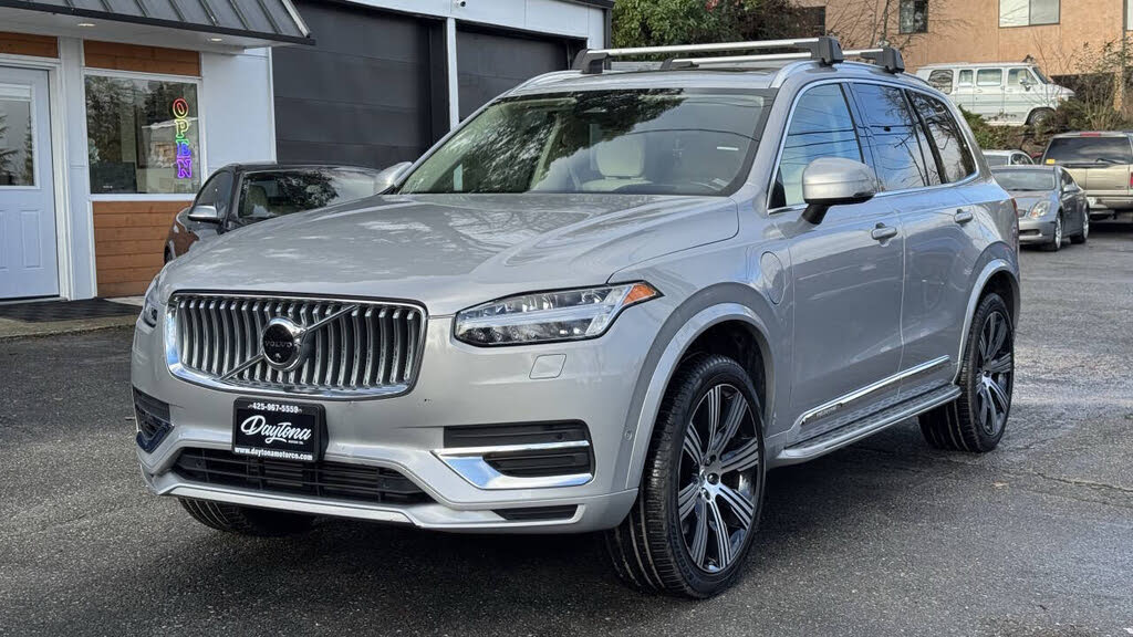 2023 Volvo XC90 Recharge T8 Ultimate Bright Theme 6-Passenger eAWD