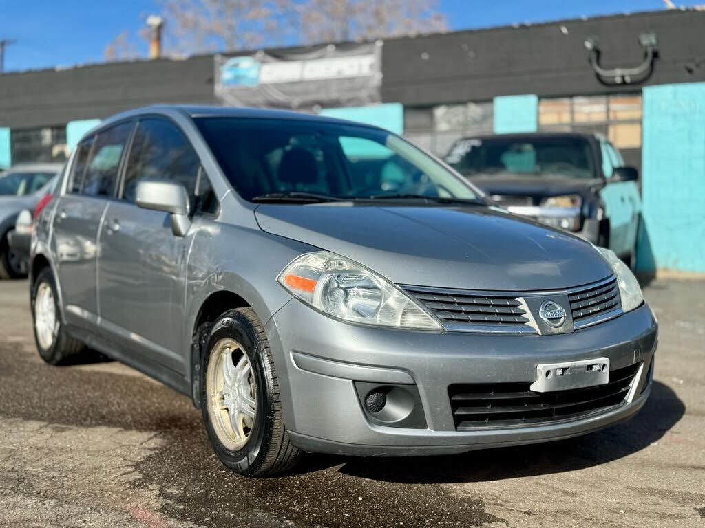 2009 Nissan Versa SL Hatchback