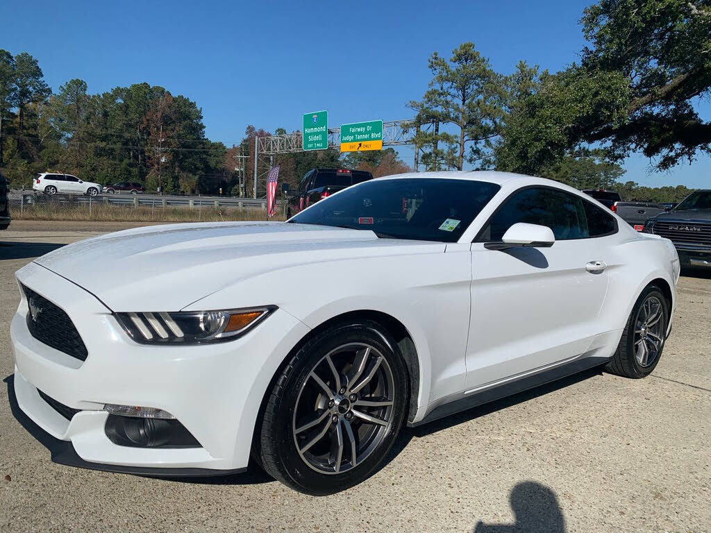 2017 Ford Mustang EcoBoost Premium Coupe RWD