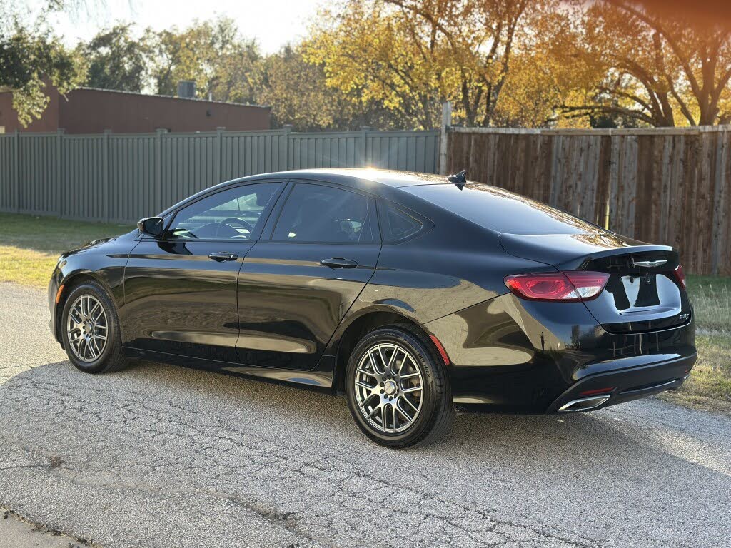 2016 Chrysler 200 S Sedan FWD