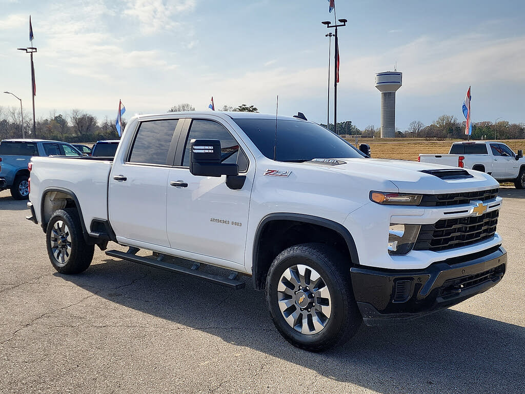 2025 Chevrolet Silverado 2500HD Custom Crew Cab 4WD