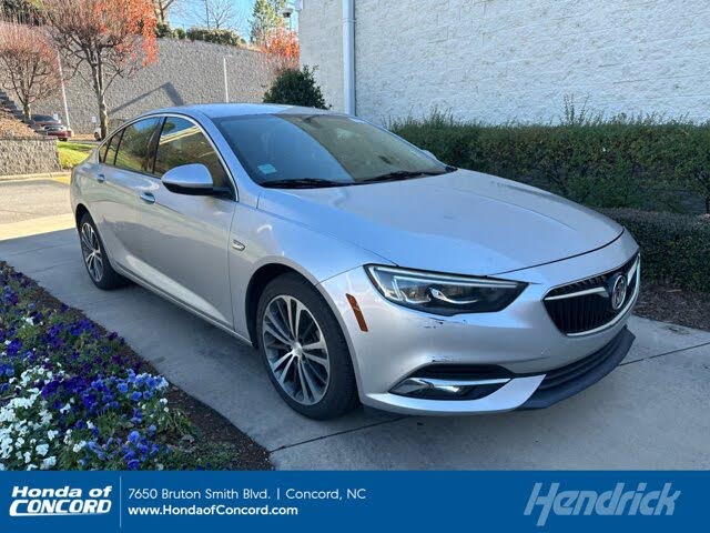 2018 Buick Regal Sportback Essence FWD