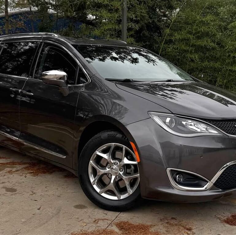 2017 Chrysler Pacifica Limited FWD