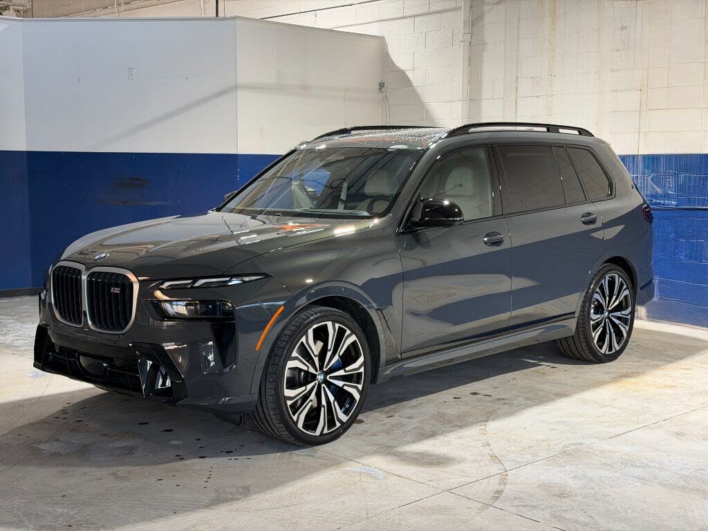 2025 BMW X7 M60i AWD