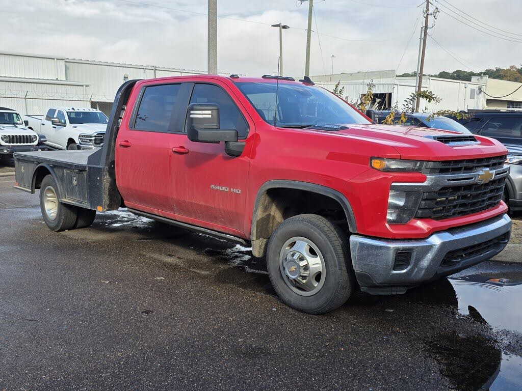 2024 Chevrolet Silverado 3500HD Chassis LT Crew Cab 4WD