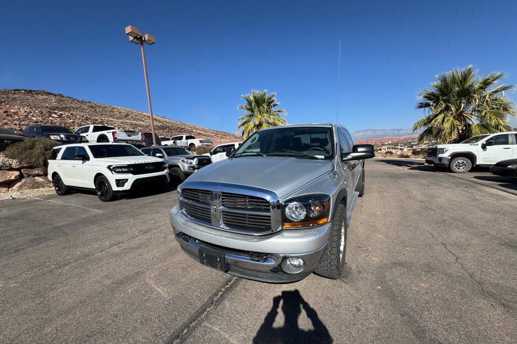 2006 Dodge RAM 3500 SLT Mega Cab RWD