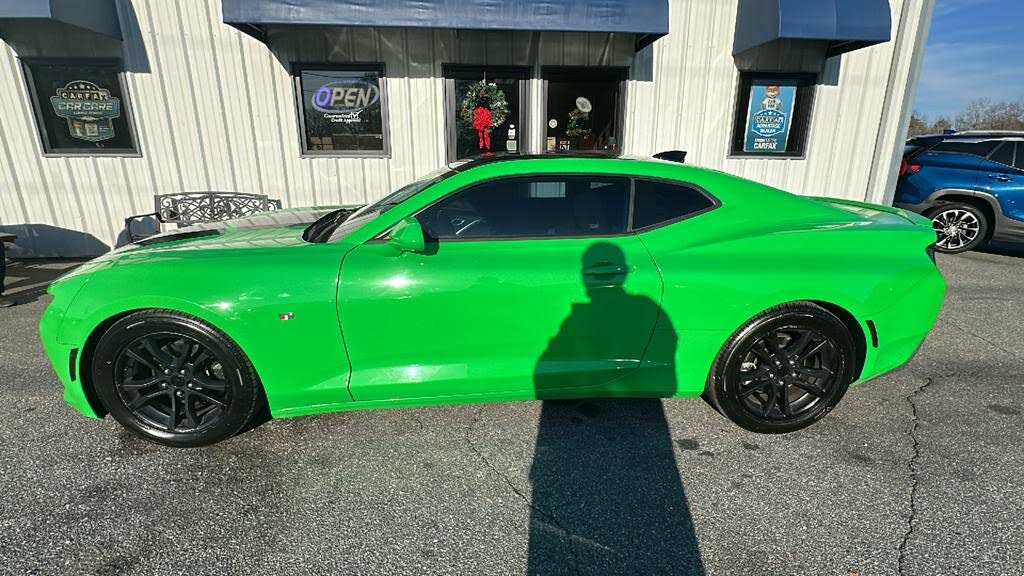 2017 Chevrolet Camaro 1LT Coupe RWD