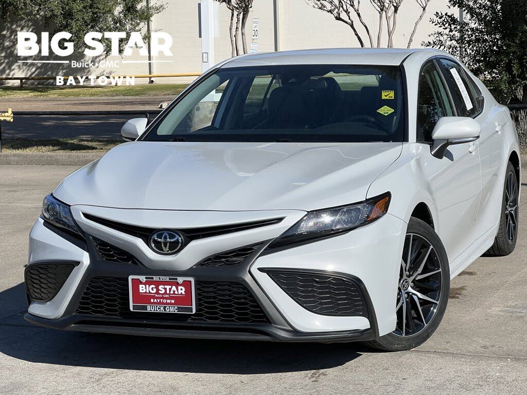 2024 Toyota Camry SE FWD