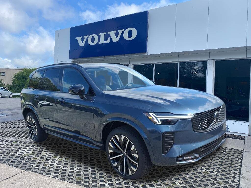 2026 Volvo XC90 B6 Ultra Dark 7-Passenger AWD