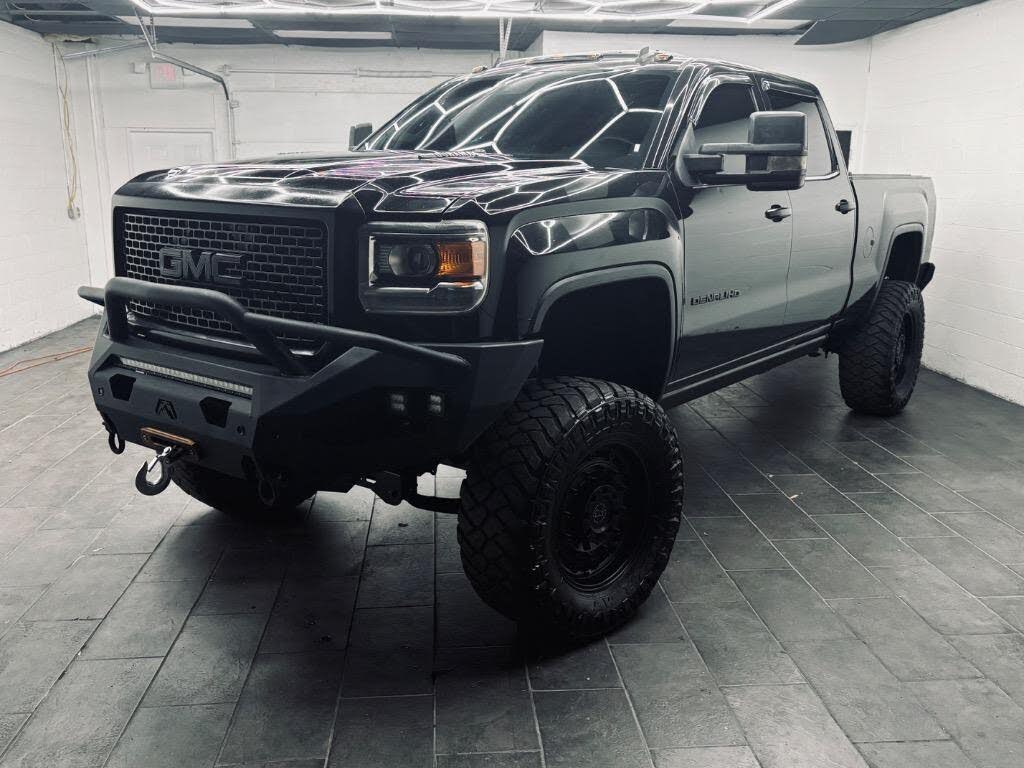 2015 GMC Sierra 2500HD Denali Crew Cab SB 4WD