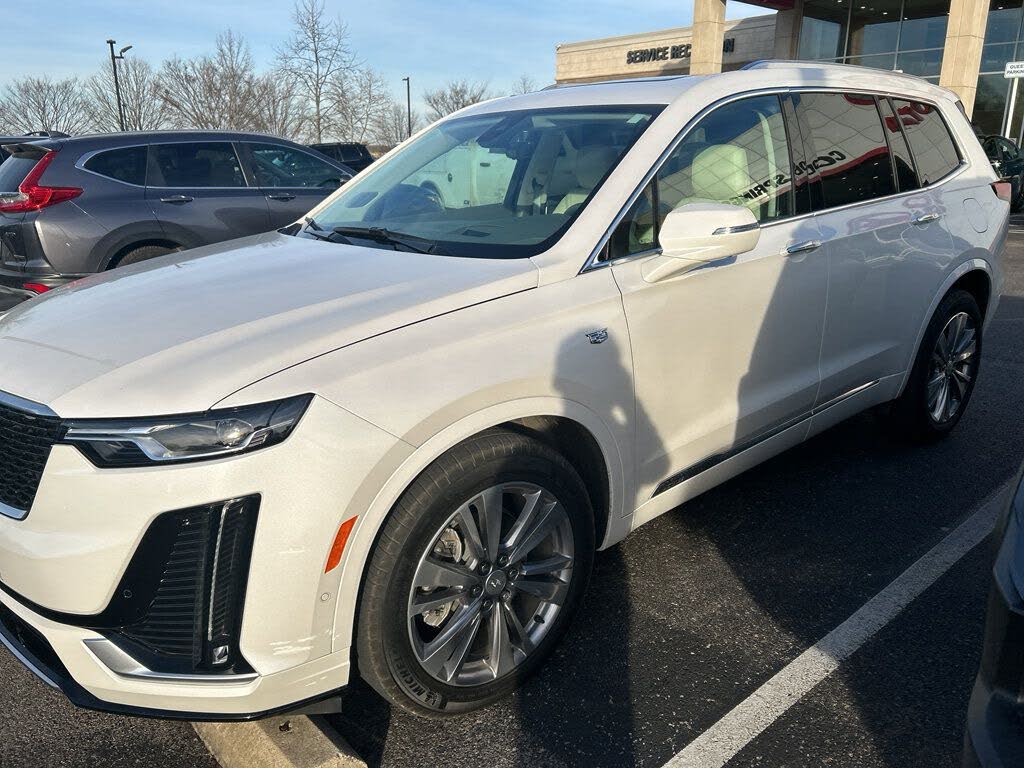 2024 Cadillac XT6 Premium Luxury FWD