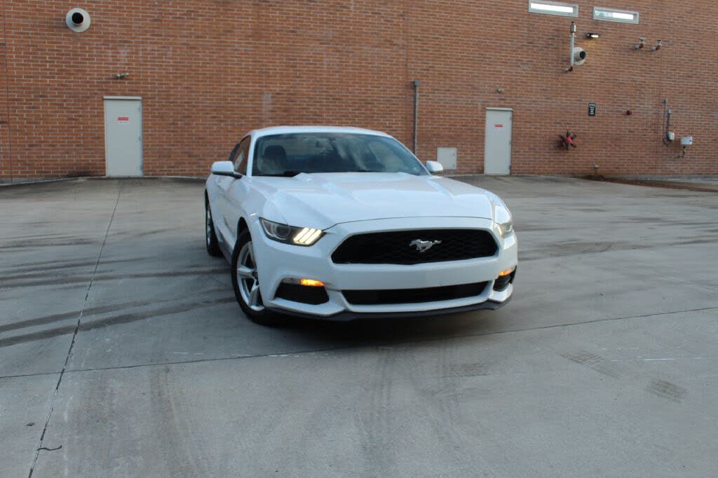 2016 Ford Mustang V6 Coupe RWD