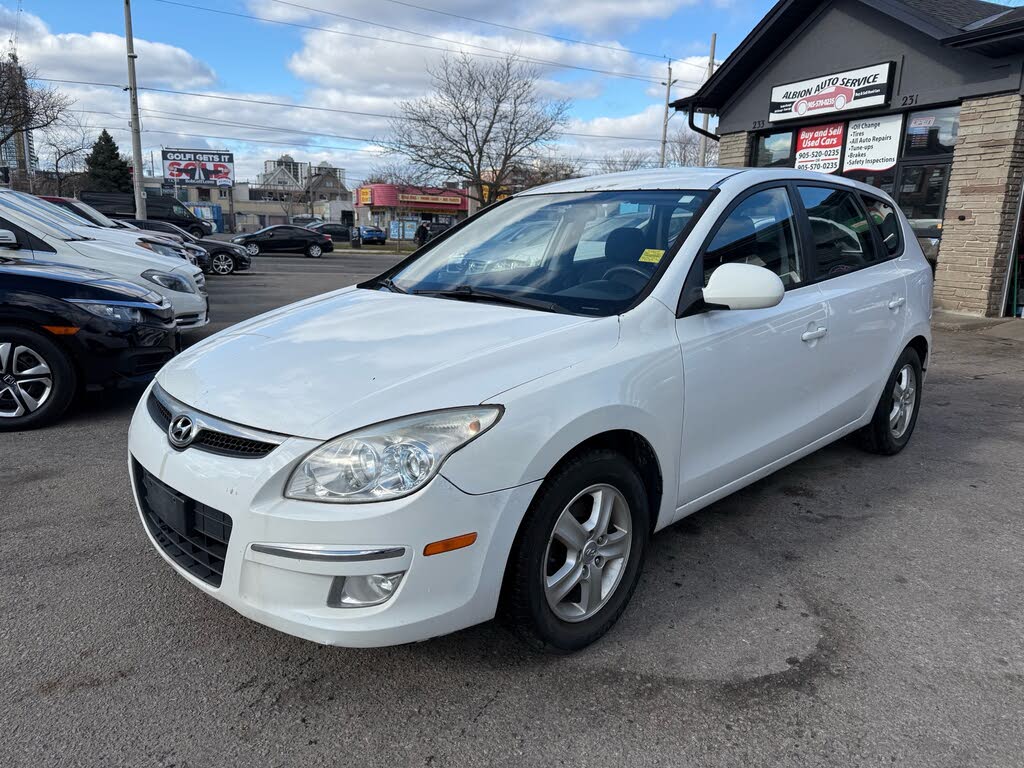 Hyundai Elantra Touring GLS FWD 2011