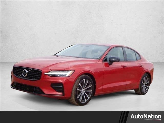 2022 Volvo S60 B5 Momentum AWD