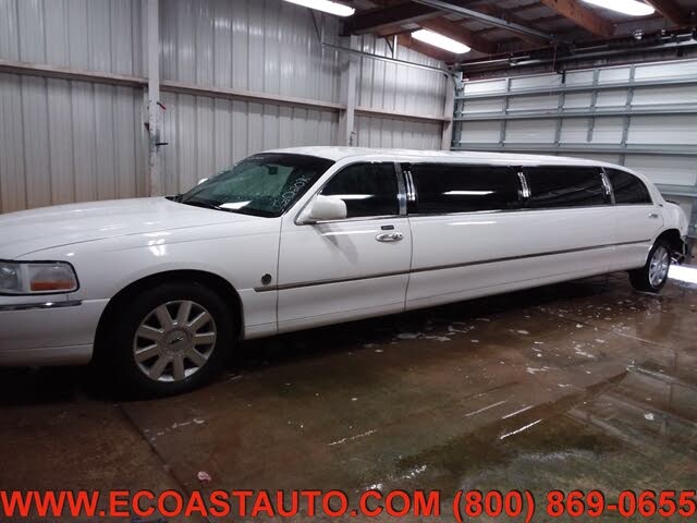 2005 Lincoln Town Car Executive