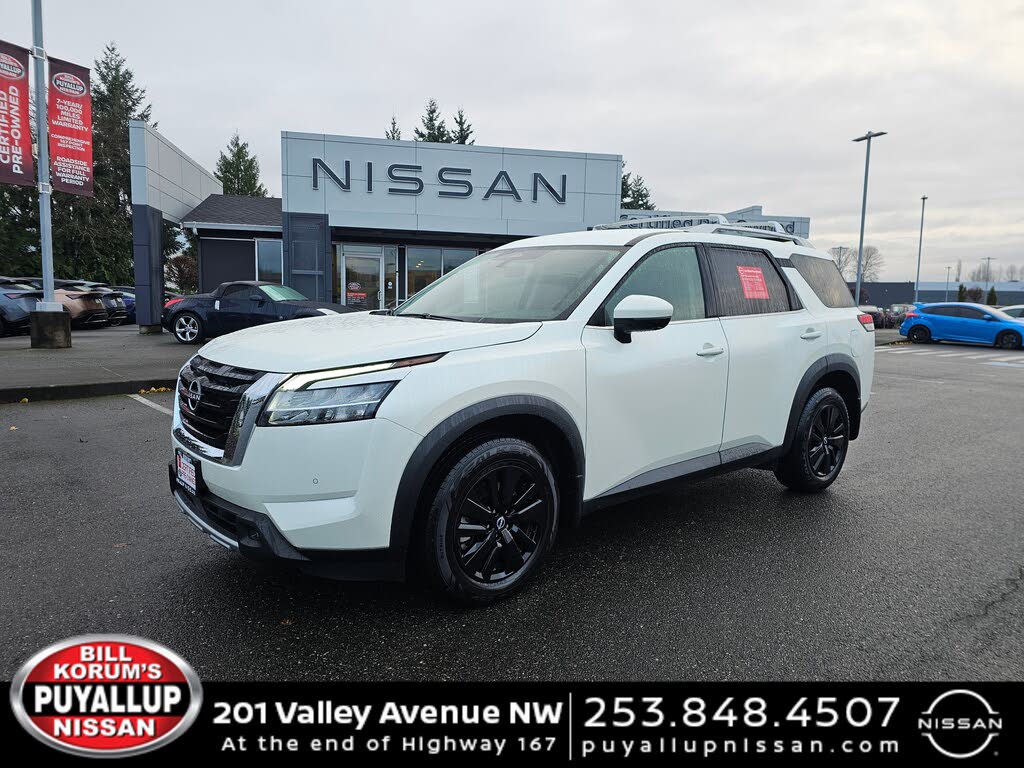 2023 Nissan Pathfinder SL 4WD