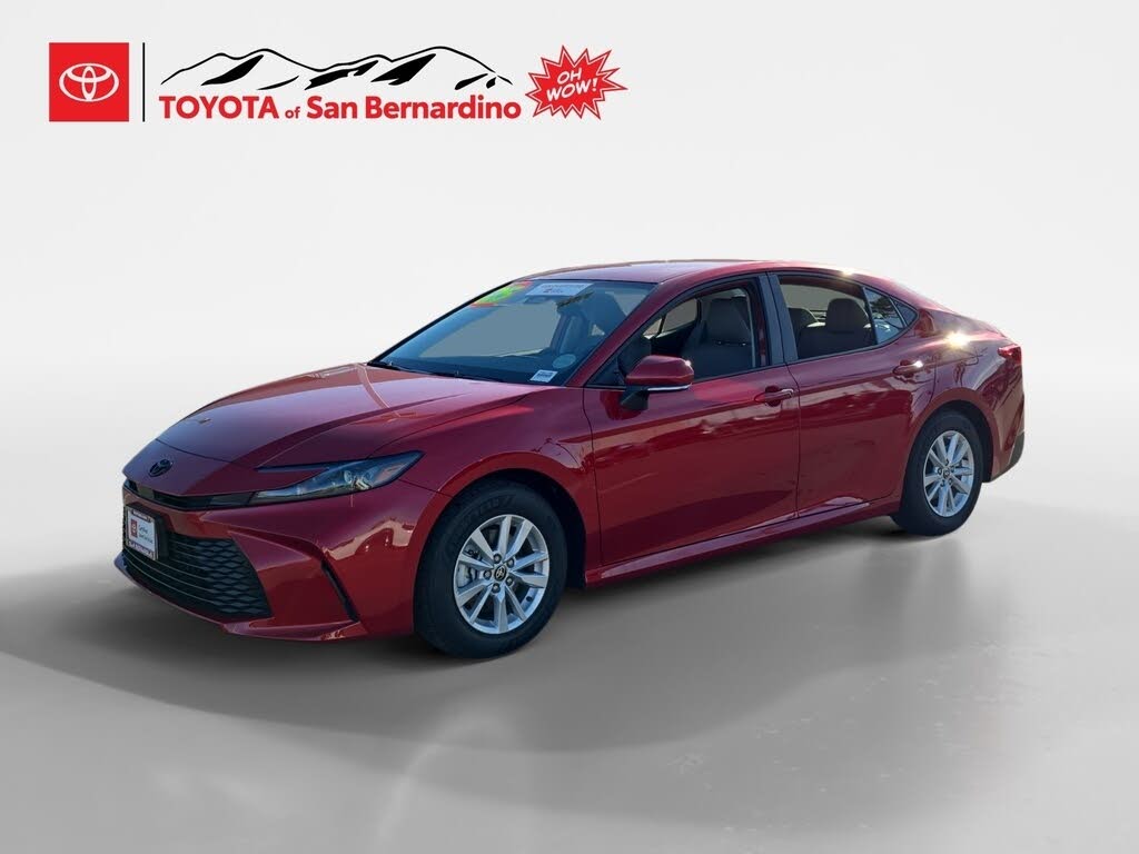 2025 Toyota Camry LE FWD