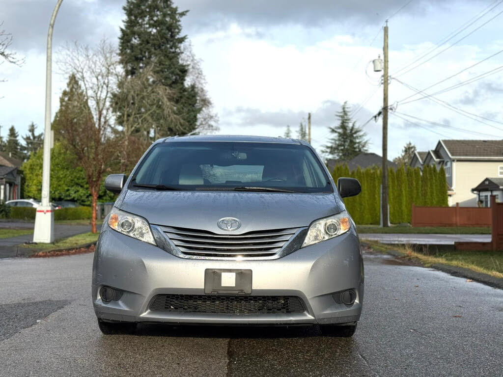 2016 Toyota Sienna LE 8-Passenger