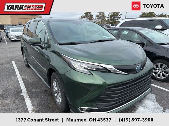 2022 Toyota Sienna XLE 7-Passenger AWD