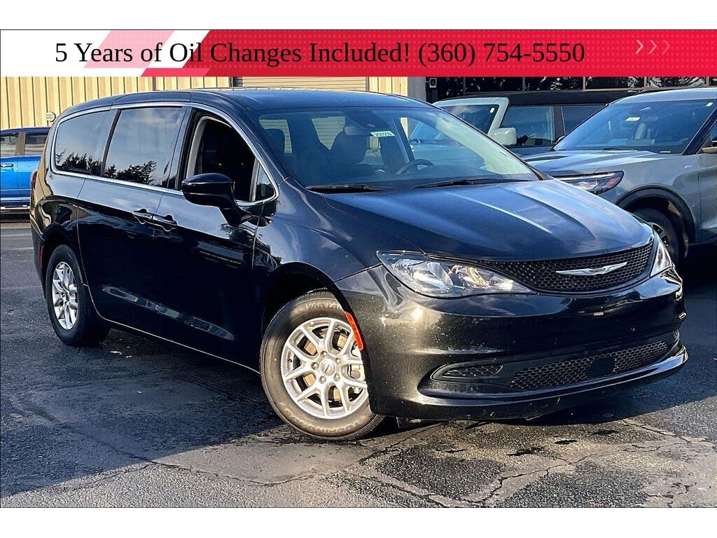 2023 Chrysler Voyager LX FWD