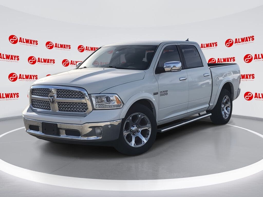 2017 RAM 1500 Laramie Crew Cab RWD