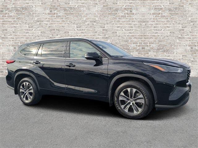 2022 Toyota Highlander XLE AWD