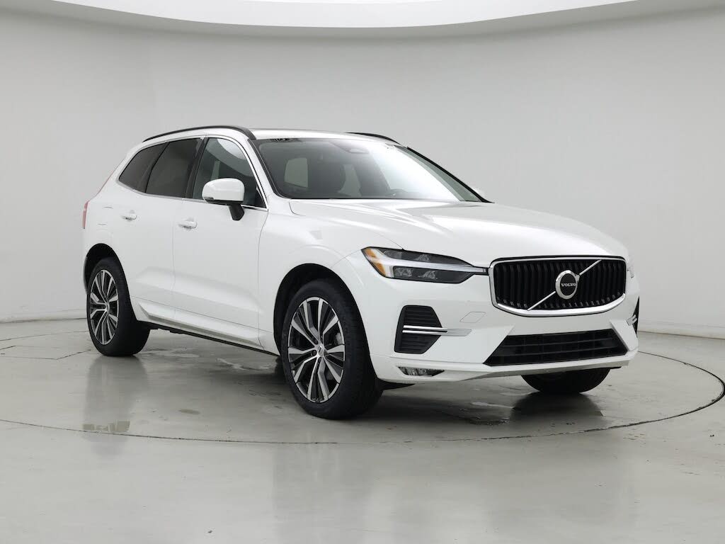 2022 Volvo XC60 B5 Momentum FWD