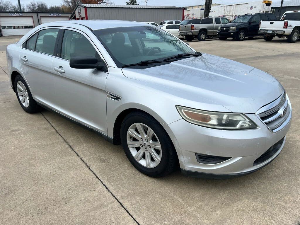 2011 Ford Taurus SE