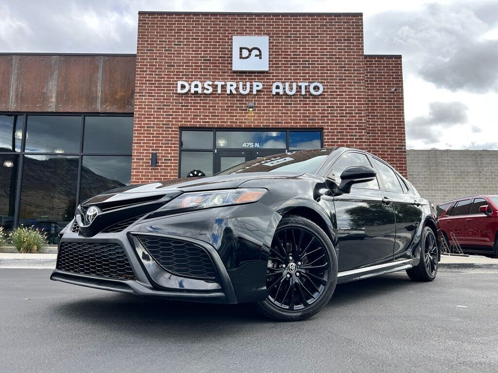 2021 Toyota Camry SE Nightshade FWD