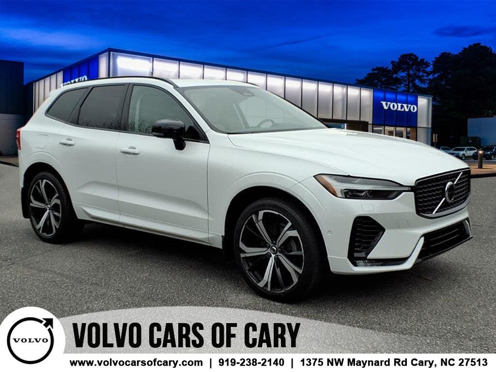 2023 Volvo XC60 B5 Ultimate Dark Theme FWD