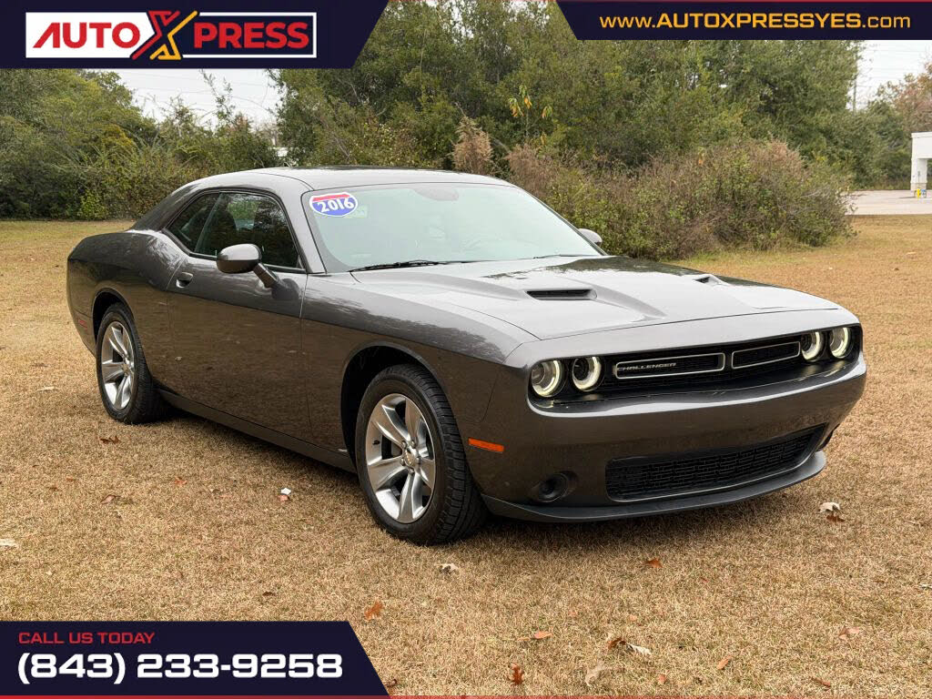 2016 Dodge Challenger SXT RWD