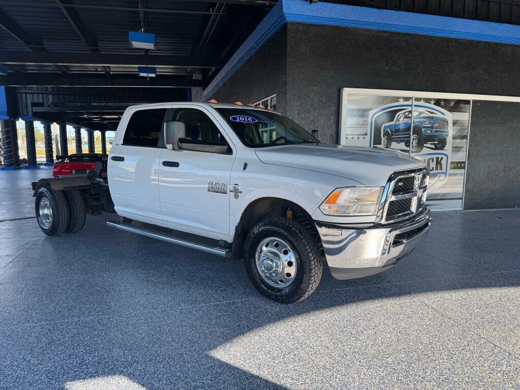 2016 RAM 3500 Chassis SLT Crew Cab 4WD