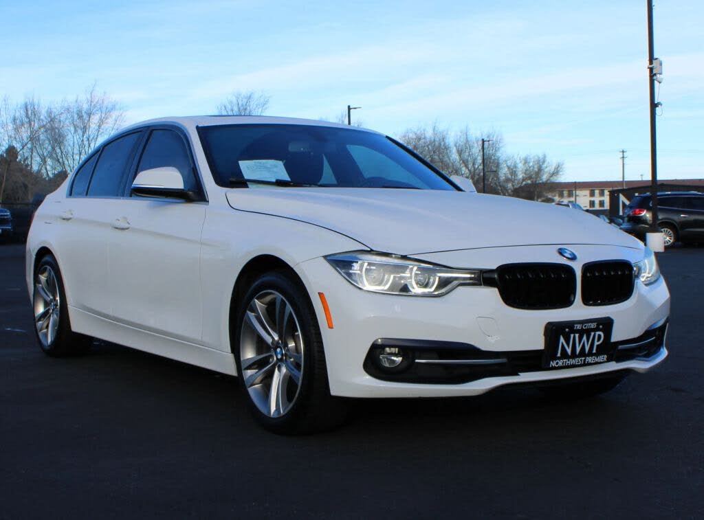 2018 BMW 3 Series 330i Sedan RWD