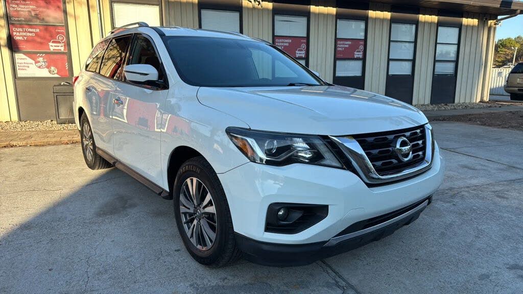 2018 Nissan Pathfinder SV