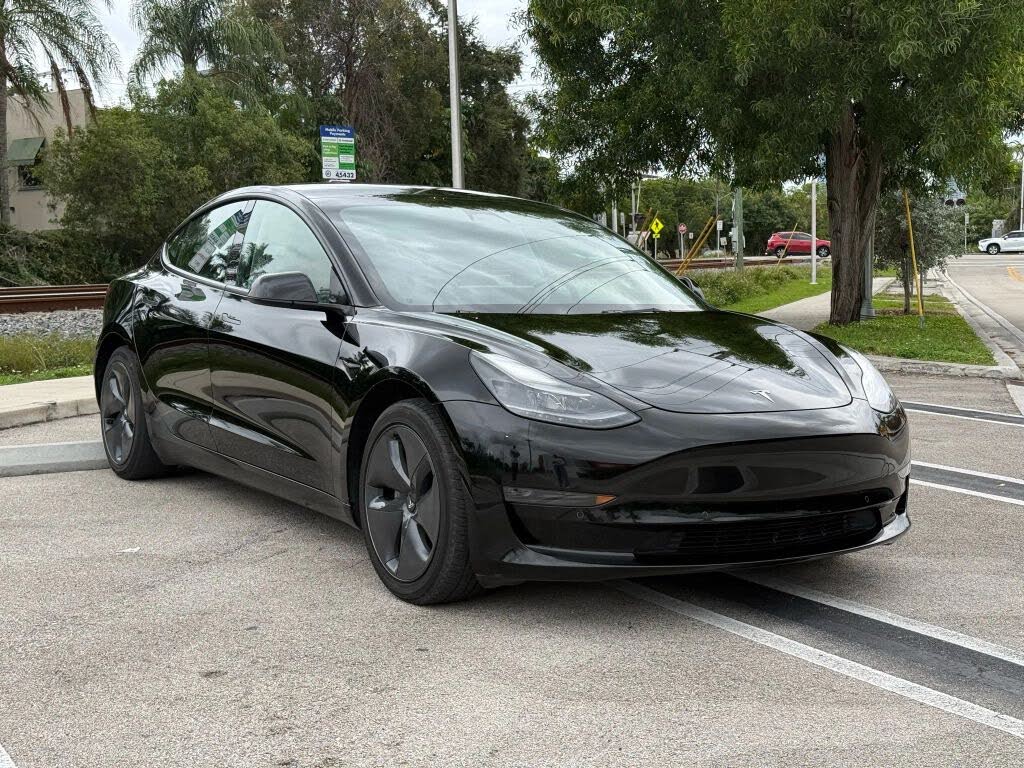 2022 Tesla Model 3 RWD