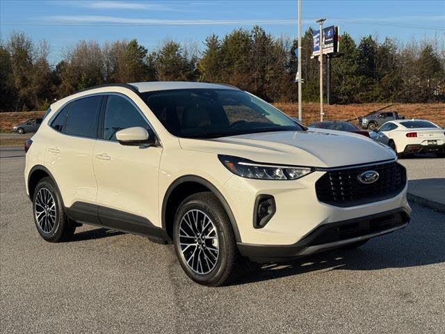 2026 Ford Escape Hybrid Plug-in FWD