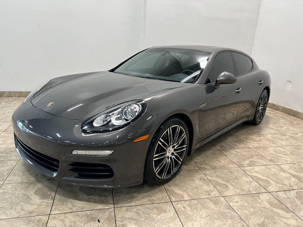 2015 Porsche Panamera Sedan