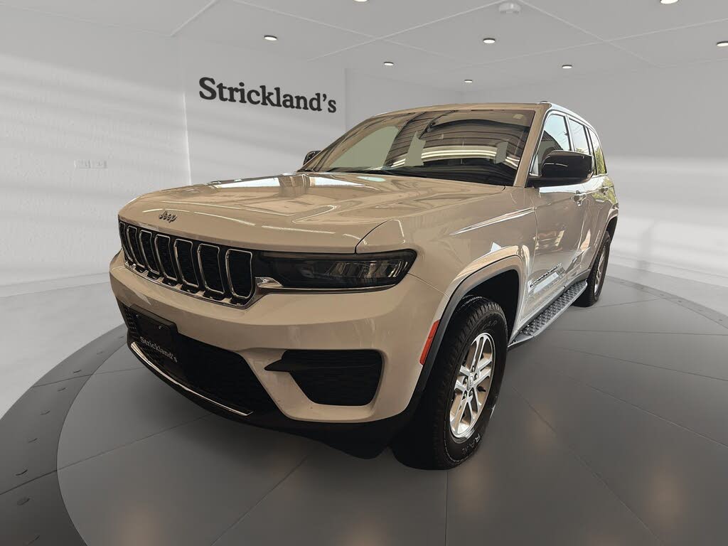 2023 Jeep Grand Cherokee Laredo 4WD