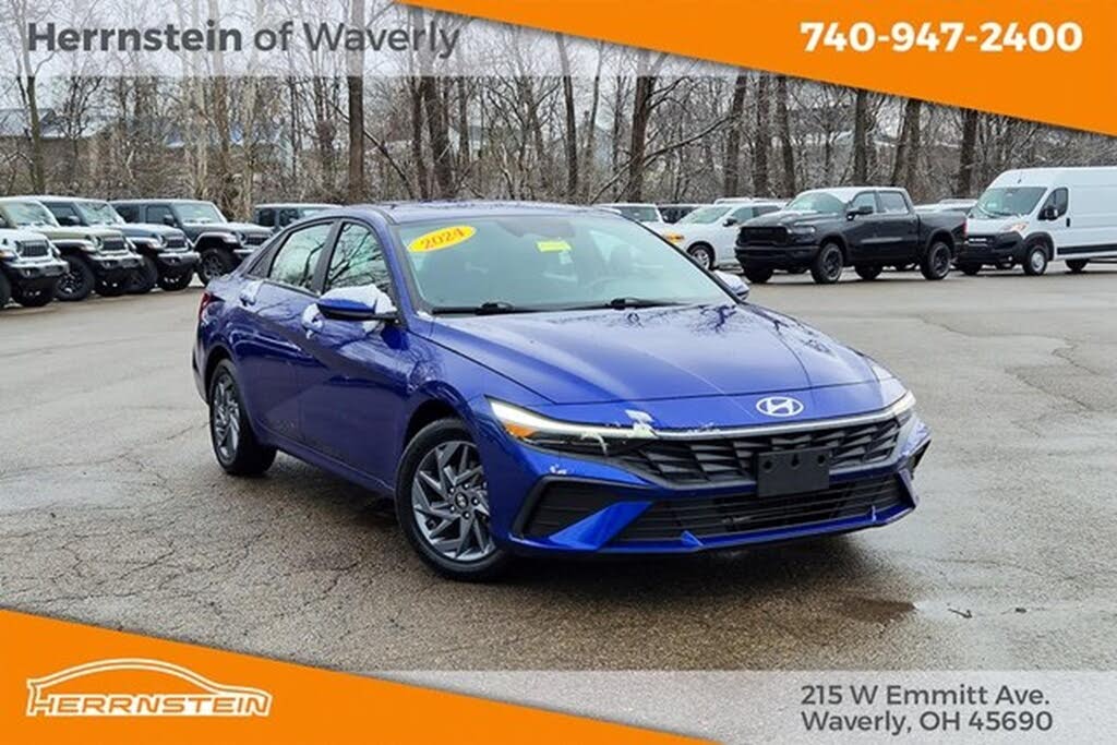 2024 Hyundai Elantra SEL FWD