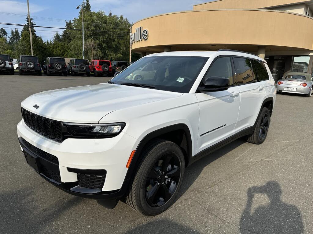 2025 Jeep Grand Cherokee L Altitude 4WD