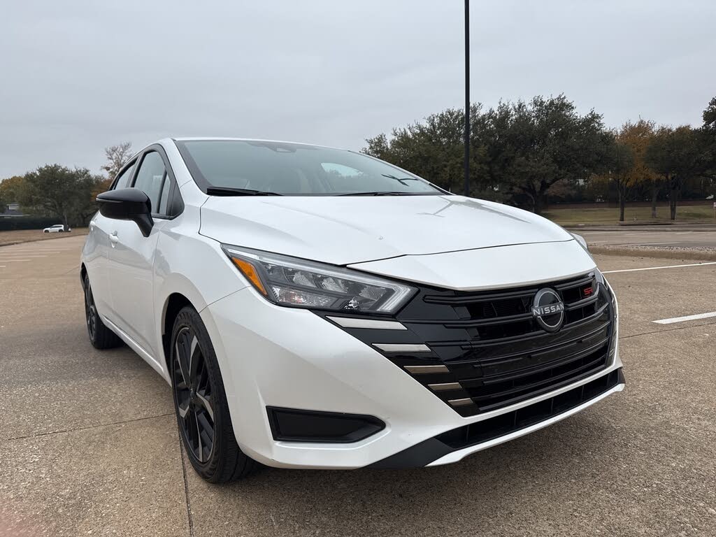 2025 Nissan Versa SR FWD