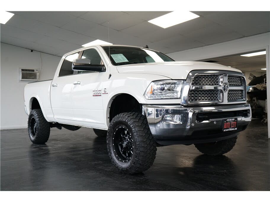 2017 RAM 3500 Laramie Crew Cab 4WD